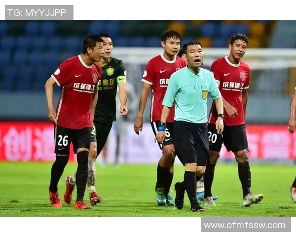 成都与武汉足球队的耐力较量赛后分析与总结